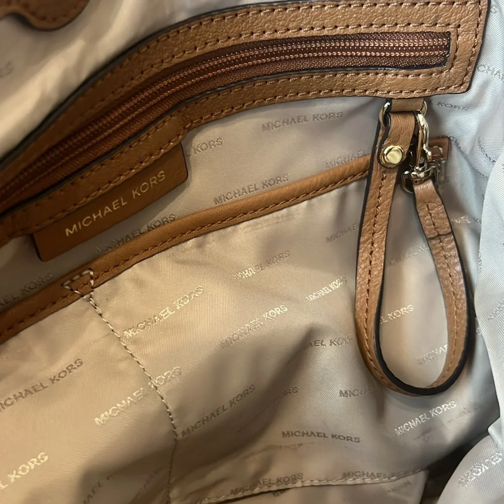 Michael Kors Purse Brown Raven Large Shoulder Bag Pebbled Leather - Picture 15 of 16